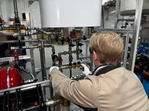 Commissioning and Service of Compressed Air & Gas Dryers